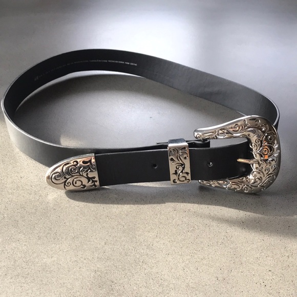H&M Accessories - ⭐️⭐️⭐️3/30$ H&M belt